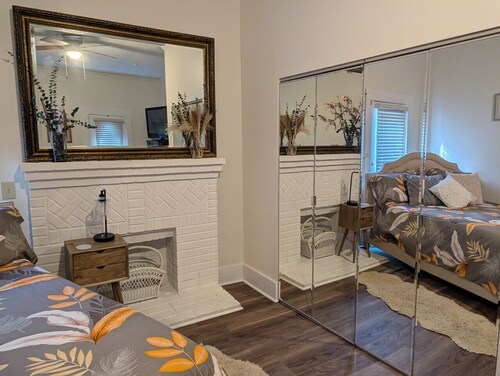 Cozy, Cute, Private Ozark Suite 5 Mins to Hospital