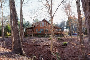 Exterior - Stunning! River-Front Log Cabin Near Williamsburg (Charles City)