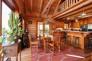 Dining - Stunning! River-Front Log Cabin Near Williamsburg (Charles City)