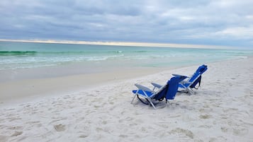 Beach nearby, sun loungers, beach towels