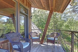 Terrace/patio - Après Powder Haus – Walk to the slopes!  Hot tub, pet friendly and game garage (Lead)