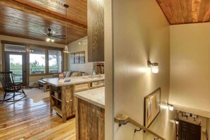 Interior - Après Powder Haus – Walk to the slopes!  Hot tub, pet friendly and game garage (Lead)
