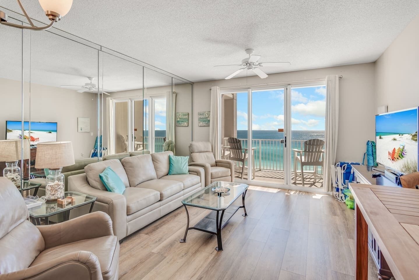 Smart-tv, een dvd-speler en een stereo