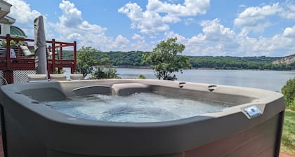 Once in a Lifetime Hudson River Views - 6 bedrooms, sleeps 12