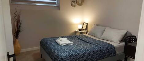 2 habitaciones, escritorio, wifi gratis y ropa de cama