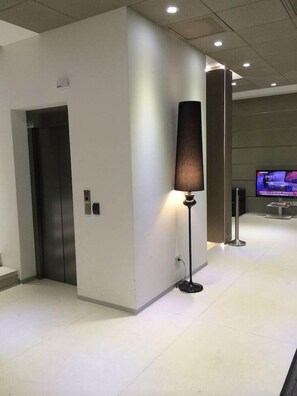 المنشأة من الداخل