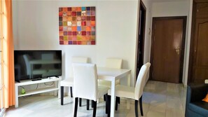 Dining - ALCAZABA by Malaga Picasso Rentals Selection (Málaga)