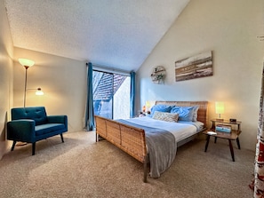 3 bedrooms, in-room safe, iron/ironing board, travel cot