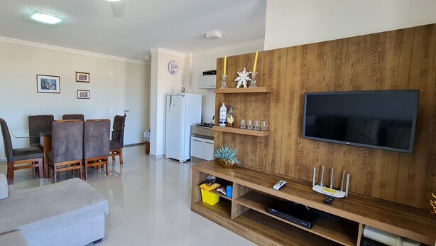 In-room dining - Lindo Apt 03 dormitorios em Bombas 801 (Bombinhas)