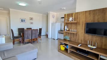 Apartamento básico | Opções para refeição no quarto
