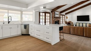 Private kitchen - The Callahan: Pickleball, Sports Bar, Gym, Theater (Tempe)