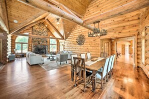 Interior - Aloha Ranch 10,000 sq/ft, 40 acres, game room, theater, fishing pond, and more! (Mazon)