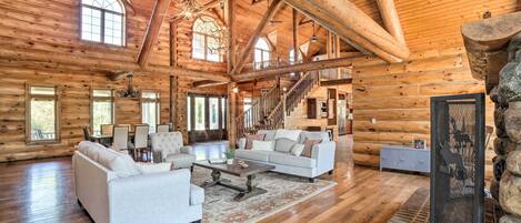 TV connectée, cheminée, table de tennis de table, imprimantes