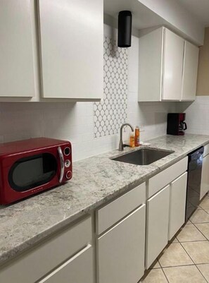 Private kitchen - Spacious  house that fits 10 guests (Austin)