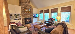 Smart TV, fireplace, DVD player, books - Private Echota Resort home, great amenities, 2car garage, near best attractions (Boone)