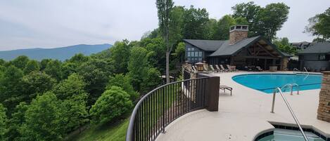 屋内プール、屋外プール