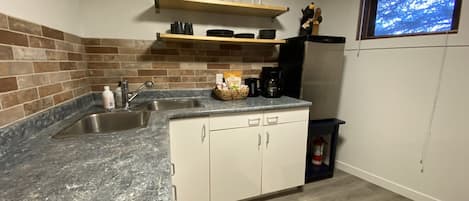 Fridge, microwave, coffee/tea maker, electric kettle