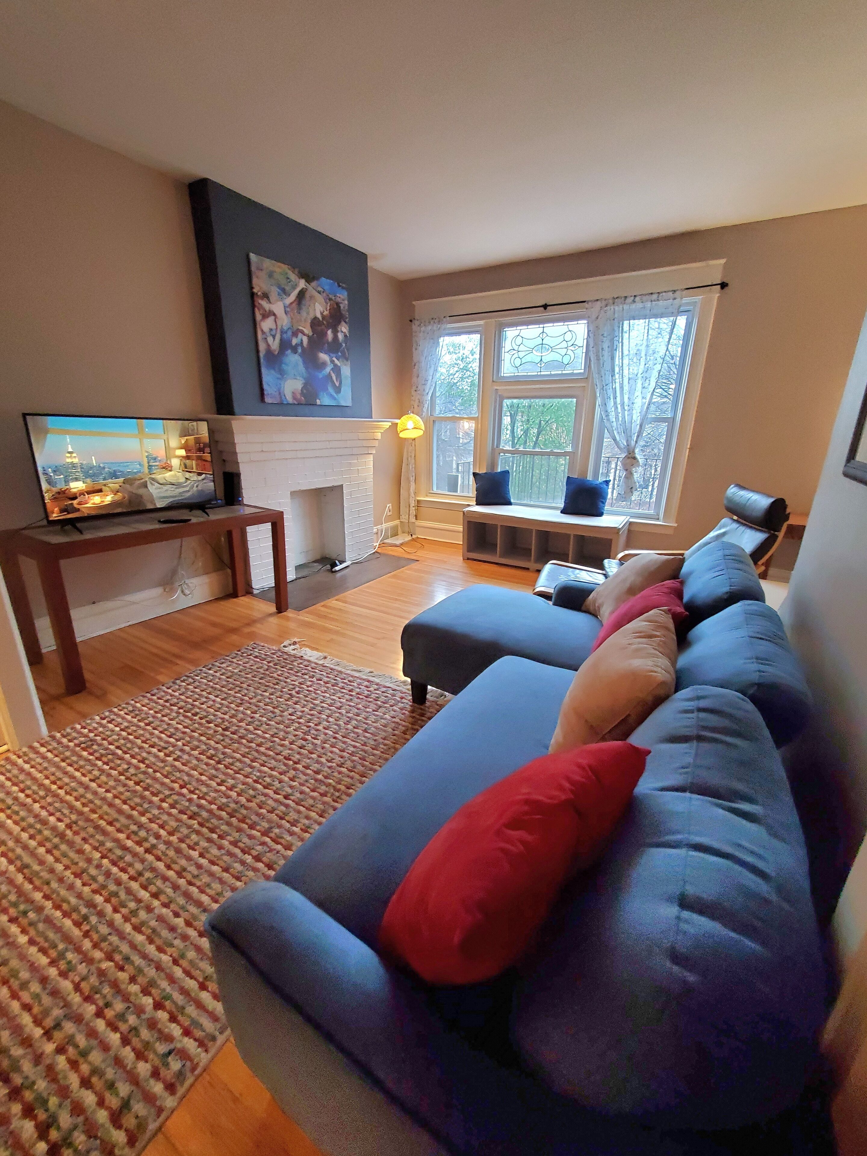 PRIME ELMOOD VILLAGE/ABLRIGHT KNOX PET FRIENDLY SLEEPS 4 OPEN LAYOUT