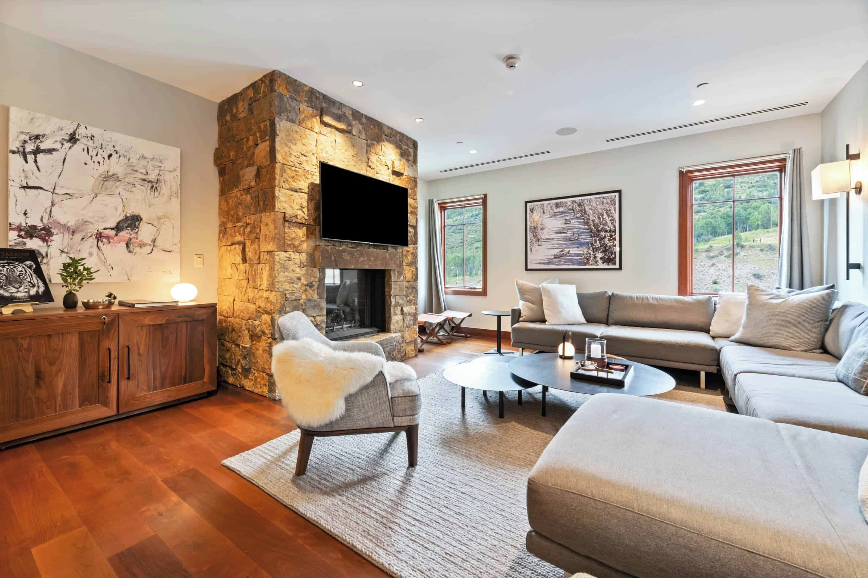 Solaris 7E East - 2 Bedroom + Den