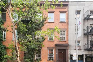 تفاصيل الفندق من الخارج