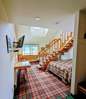 Premium Suite | Egyptian cotton sheets, premium bedding, laptop workspace, free WiFi - Aspen Cove resort (Panguitch)