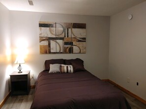 2 bedrooms, iron/ironing board, free WiFi, bed sheets