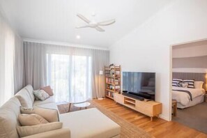 Living area - Gorgeous renovated 2 level home with spectacular ocean views. (Point Lookout)