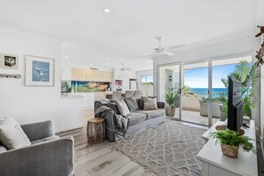 Smart TV, Netflix, streaming services - The Cove - Jewel by the Sea (Point Lookout)