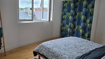 1 camera, Wi-Fi, lenzuola