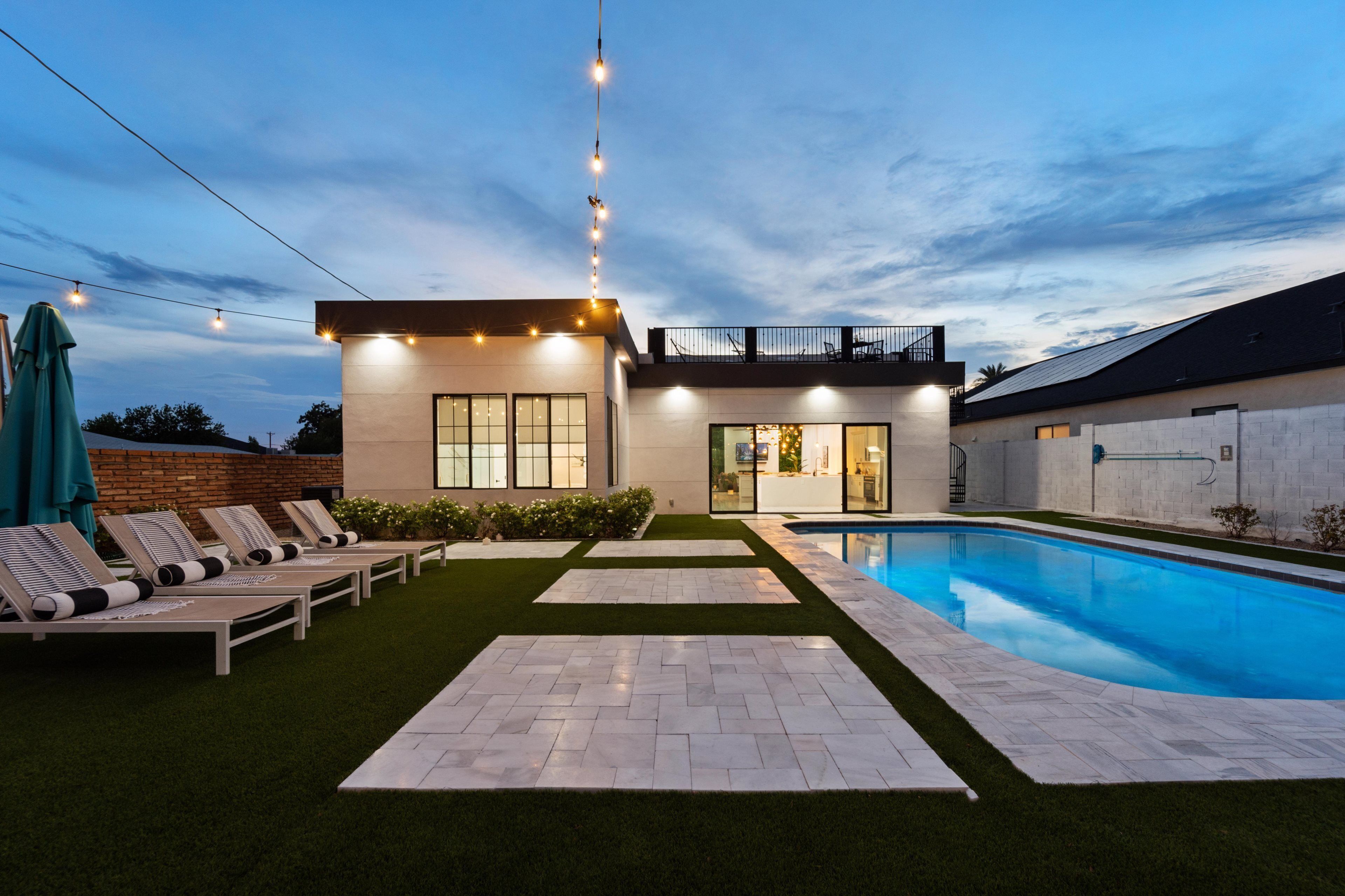 AZ5C Destinations Climate House by HomeSlice Stays