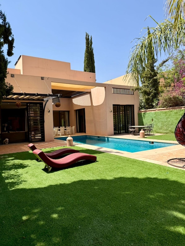 Indoor pool - Best 2Bd Room Villa in Al Maaden (Marrakesh-Safi)