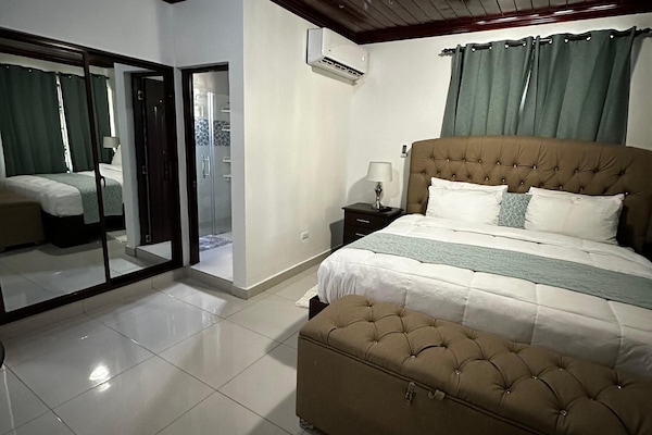 2 bedrooms, desk, iron/ironing board, travel crib