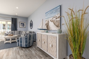 Interior - Southwinds B: Oceanblock 5 Bedroom Townhouse with Ocean View! Parking for 4 (Ocean City)