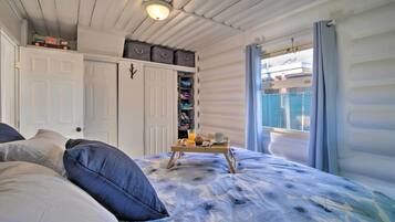 1 bedroom, internet, bed sheets
