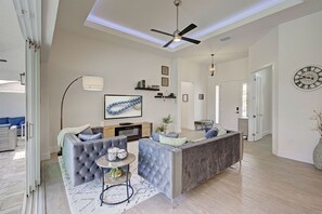 Smart TV, offices - Blue Pearl| Pool | Hot Tub | 3 Bed, 2 Bath (Rotonda West)