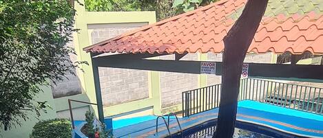 Ulkouima-allas, lämmitetty uima-allas