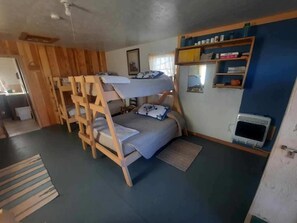 1 bedroom, free WiFi, bed sheets