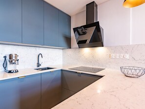 Microondas, horno, lavavajillas y tostadora