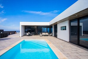 A heated pool - Tony´s Luxury Villa, heated pool, wifi (Tinajo)