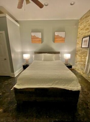 1 bedroom, iron/ironing board, free WiFi - Stylish 1 bedroom studio with kitchenette (Jackson)