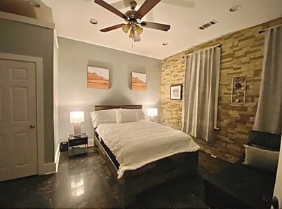 Stylish 1 bedroom studio with kitchenette