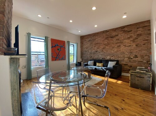 Brooklyn's Best- Sunny & Spacious Brownstone Apt