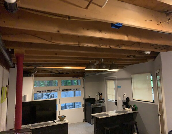 Private kitchen - One bedroom+ close to shopping and attractions (Liberty)