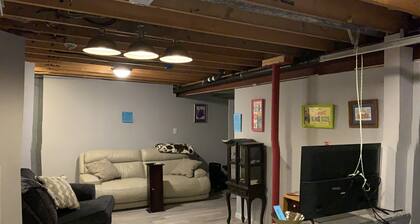 One bedroom+ close to shopping and attractions