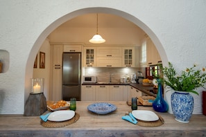 Fridge, microwave, oven, coffee/tea maker