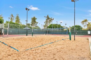 Sport court - Tempe Lakes VACATION SPECIAL!  Heated Pool, Spa, Pickleball, Gym + Near ASU (Tempe)