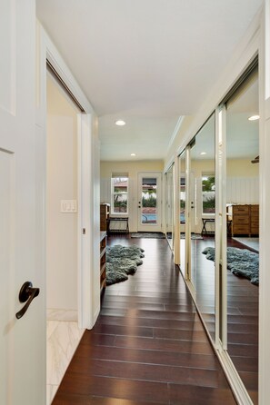 Interior - Tempe Lakes HOLIDAY SPECIAL!  Heated Pool, Spa, Pickleball, Gym + Near ASU (Tempe)