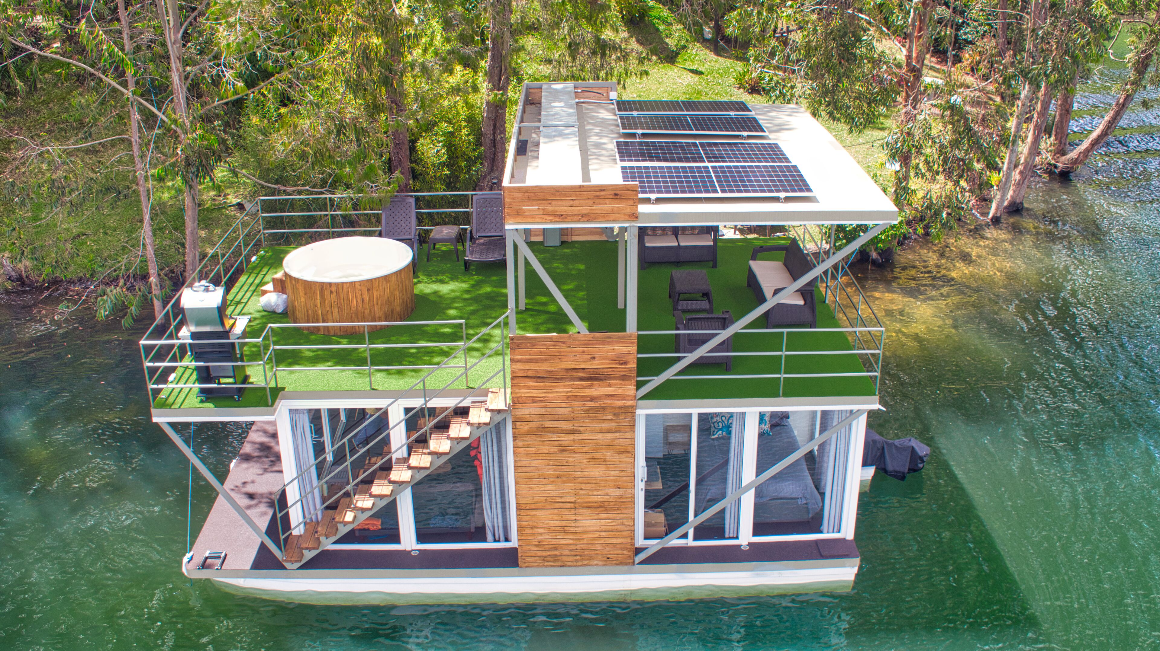 屋外ダイニングエリア