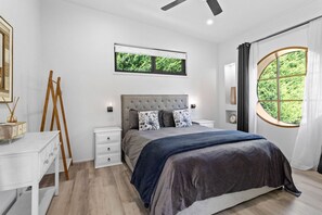 2 chambres, fer et planche à repasser, lit parapluie, Wi-Fi gratuit