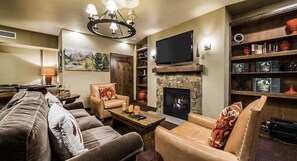 Smart TV, fireplace, DVD player, stereo